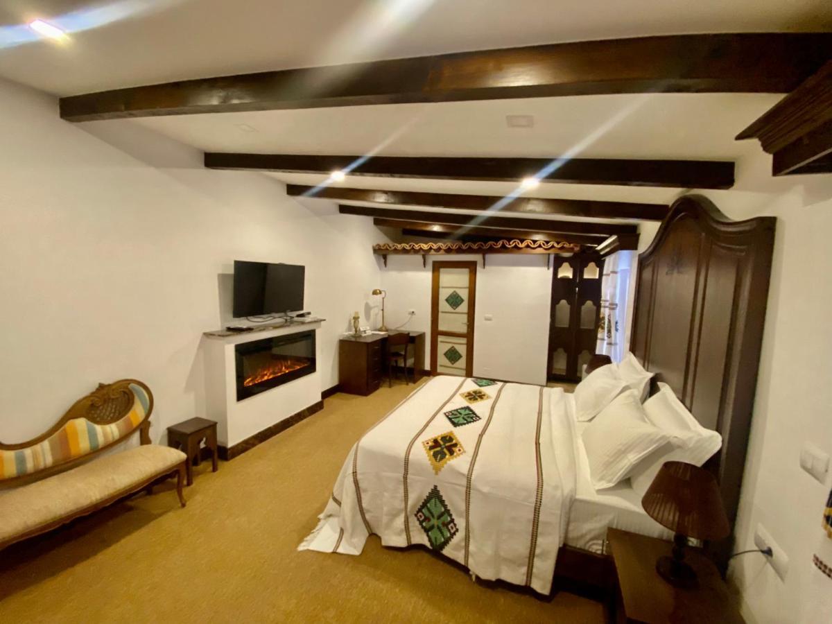 Hotel Tradita شكودر المظهر الخارجي الصورة