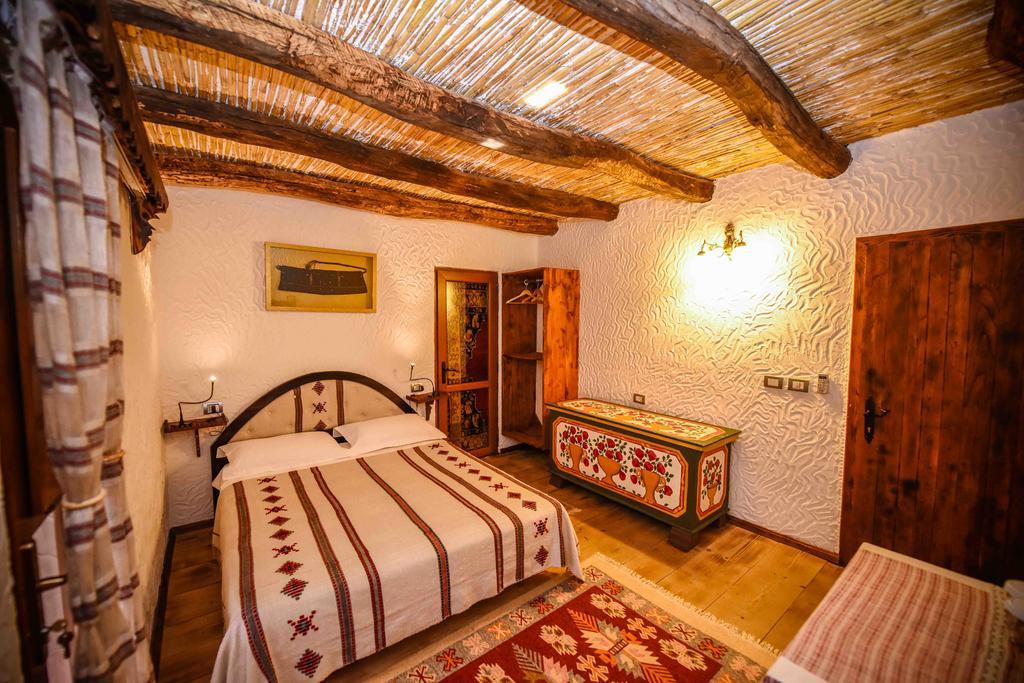 Hotel Tradita شكودر المظهر الخارجي الصورة