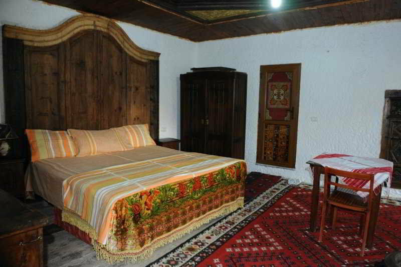 Hotel Tradita شكودر المظهر الخارجي الصورة
