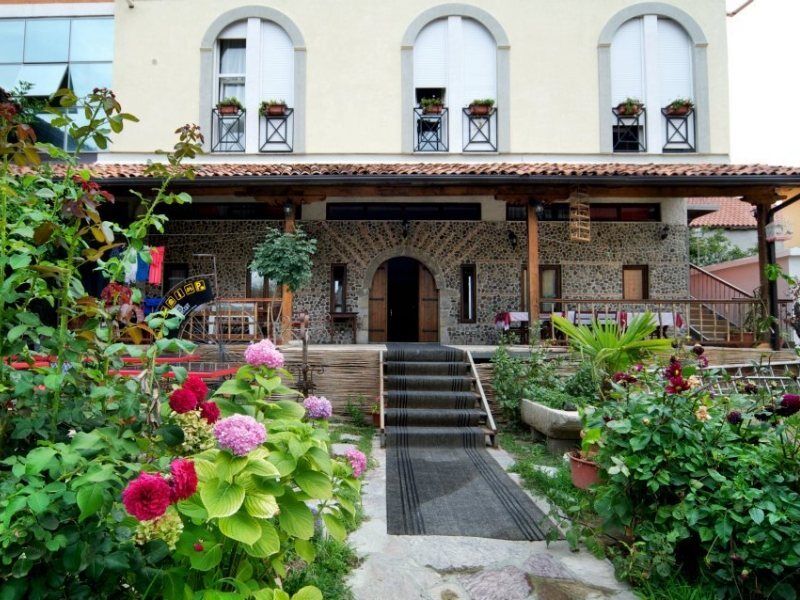 Hotel Tradita شكودر المظهر الخارجي الصورة